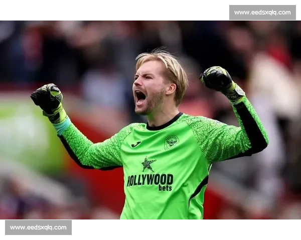 内维尔锐评英超：利物浦似当年曼联，曼城引援质量下滑